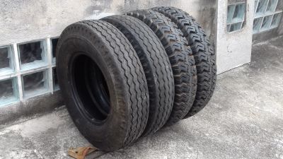 2 Pirelli CT52 7.00x16 2 Pirelli CT52 7.00x16