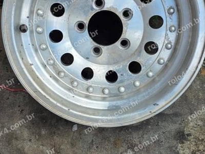 RODA   aro 15    com 5 furos  em aluminio liga