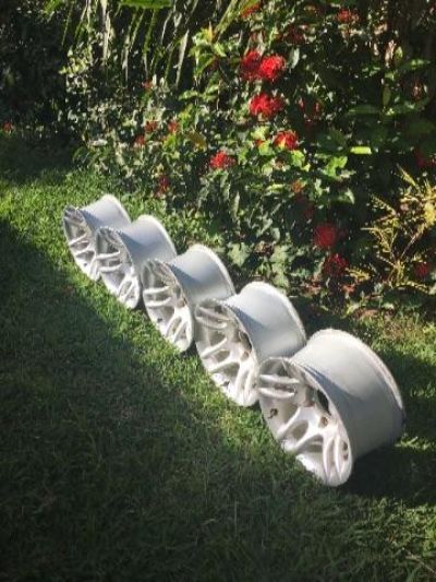 Rodas de liga leve Rodas de liga leve