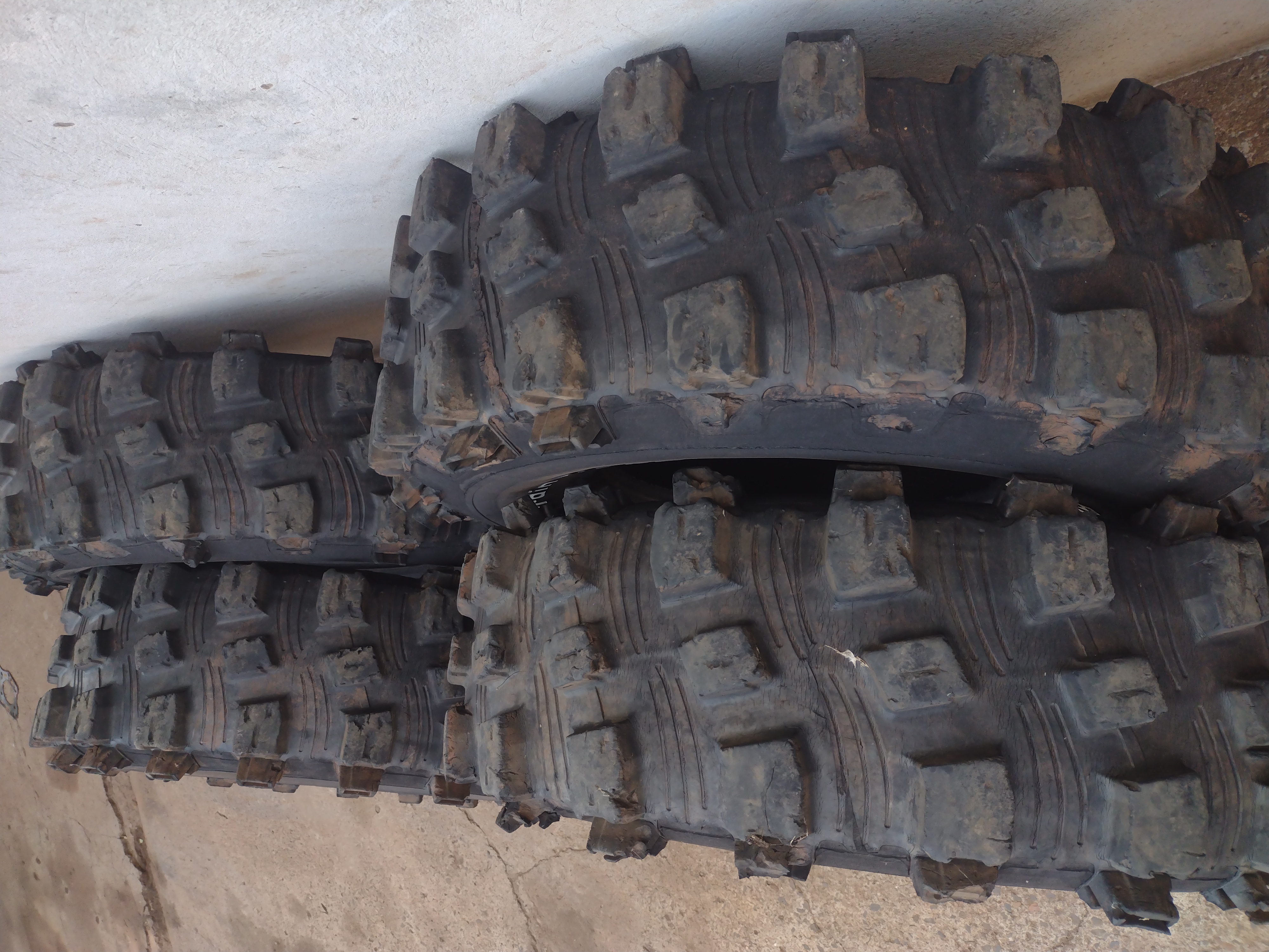 4 Pneu 37x12.5x17 4 Pneu 37x12.5x17