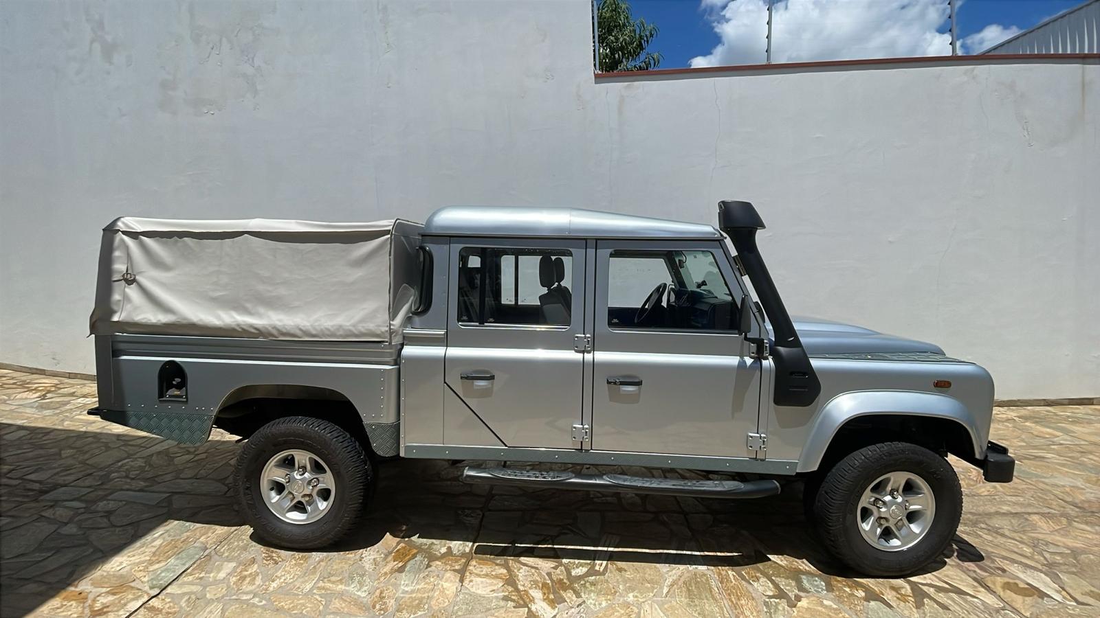 Land Rover Defender 130 T Land Rover Defender 130 T