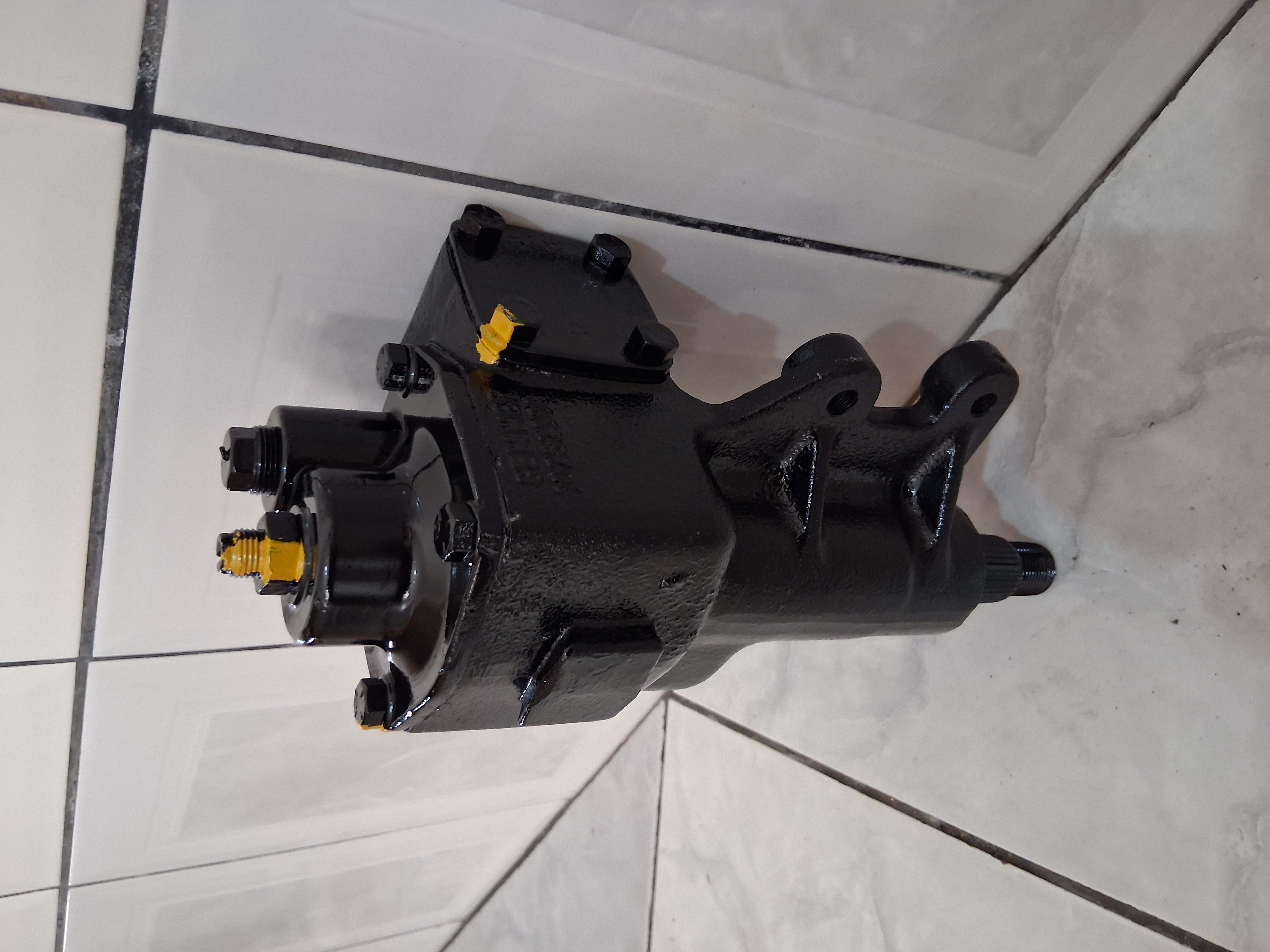 Caixa direção maverick 